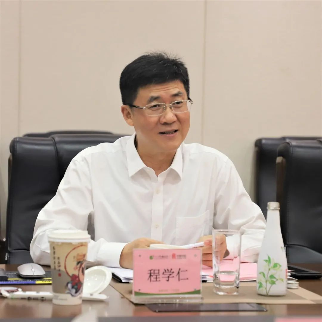 HkLuLqsgg5.jpg